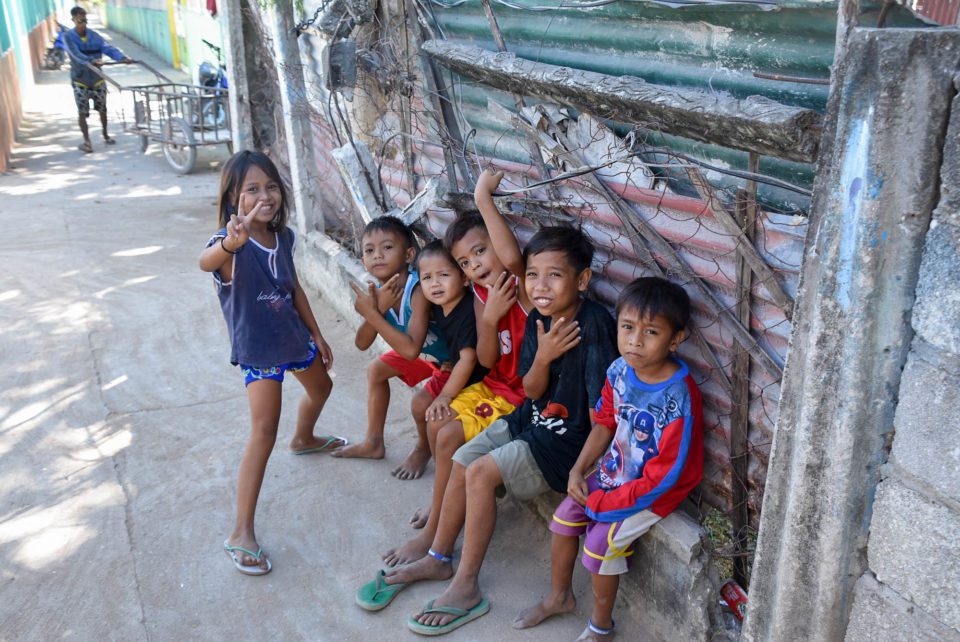 Kids in Indonación